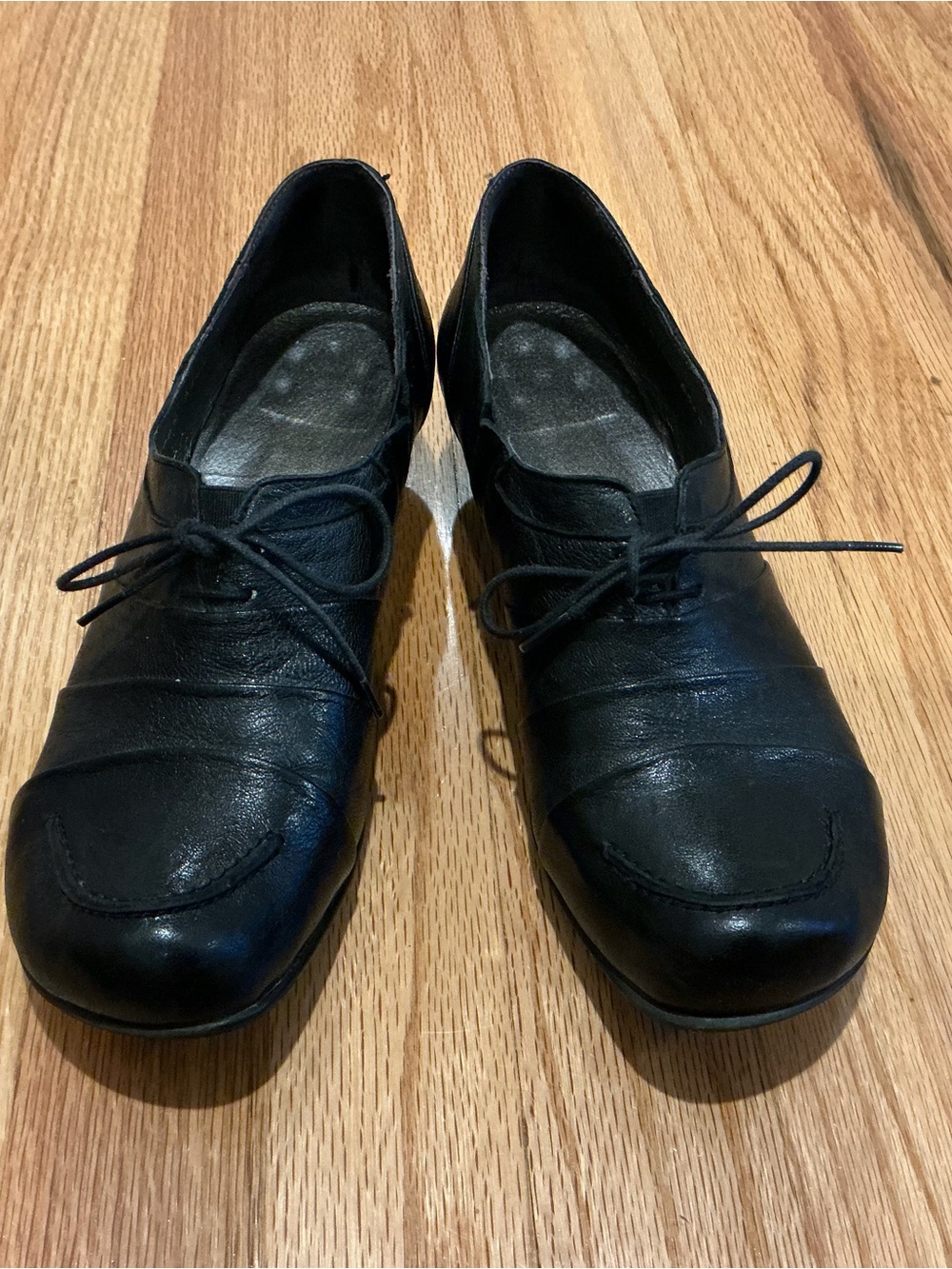 Women's Black Lace-Up Leather shoes